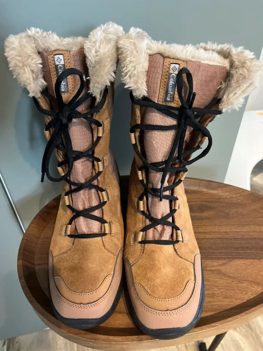 Columbia Women's Snow Boot Waterproof Ice Maiden II Size 11 tan suede, faux fur